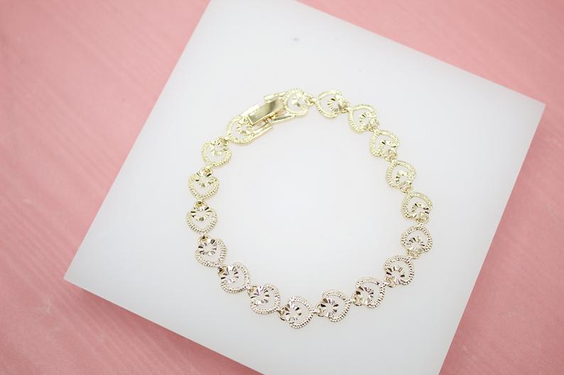 18K Gold Filled Textured Outlined Heart Bracelet