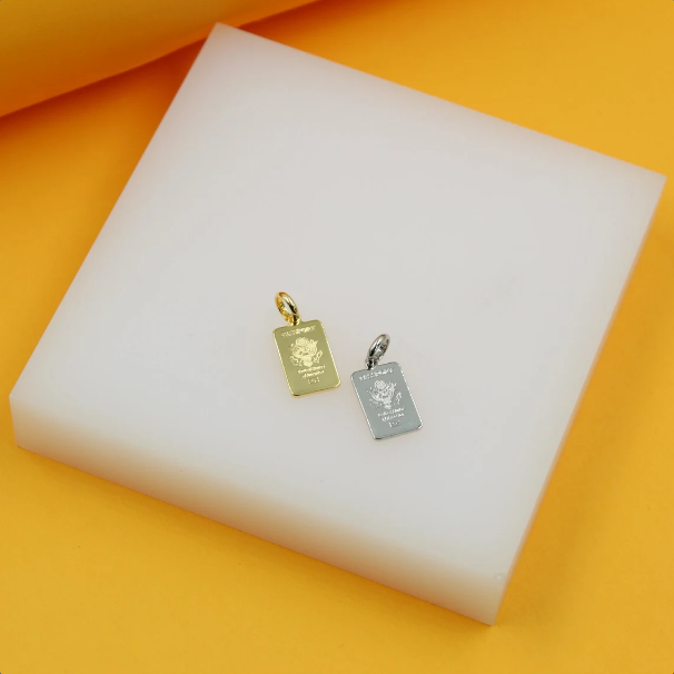 18K Gold Passport Pendant