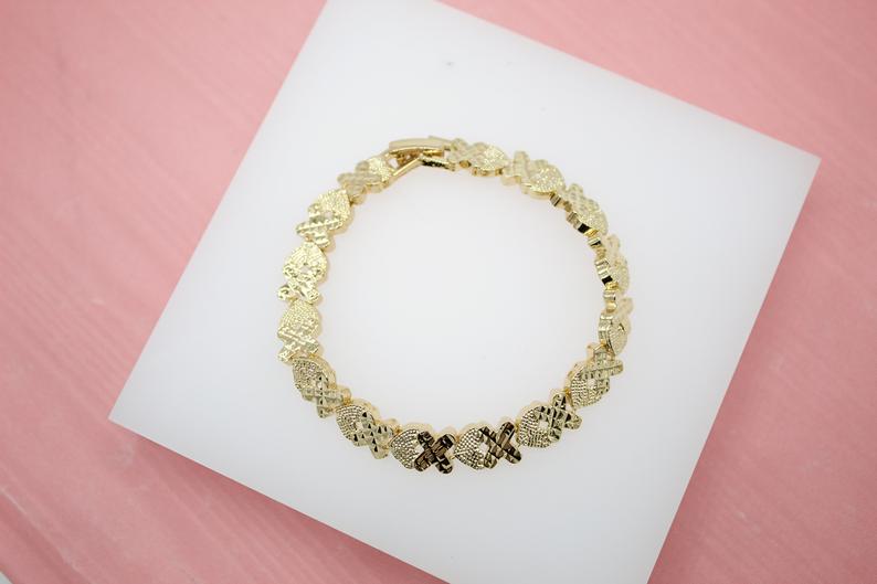 18K Gold Filled Textured Outlined XO Heart Bracelet